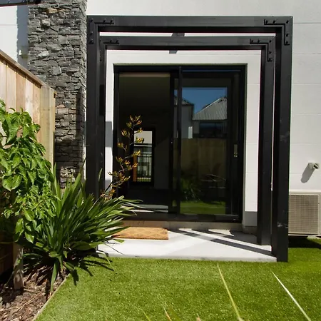 1 Bedroom Gem With Hagley Park At Your Doorstep Christchurch Exterior photo